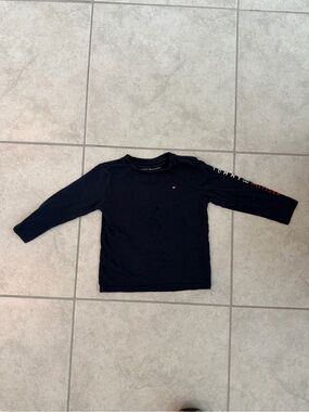 Tommy Hilfiger Boys Black Long-Sleeve Logo Tee with Sleeve Script